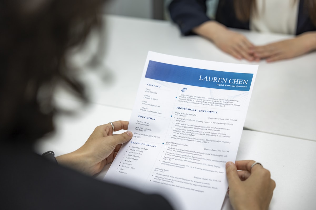 Cara membuat CV ATS friendly yang lolos screening HRD